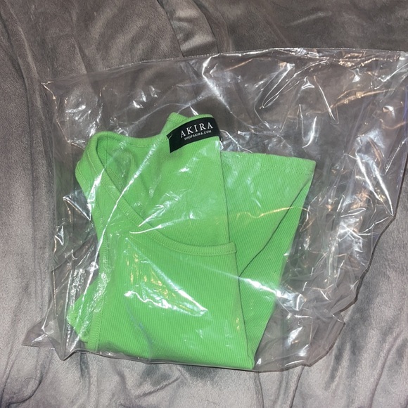 BELLE KNIT SLEEVELESS SCOOP T SHIRT IN LIME - Picture 7 of 7